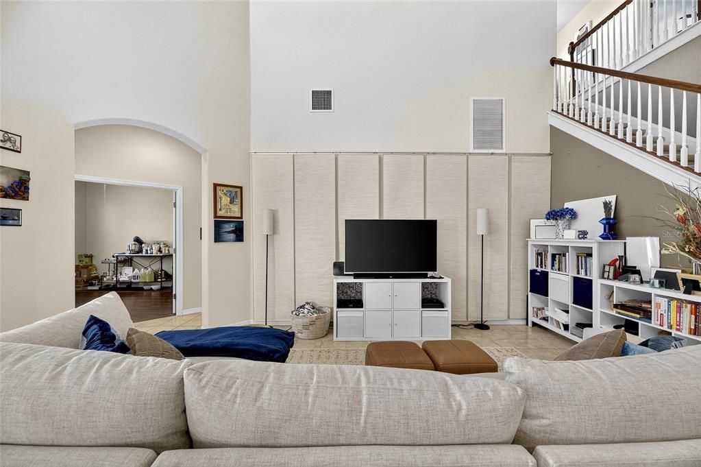 Под контрактом: $3,350 (5 спален, 3 ванн, 2855 Квадратных фут)