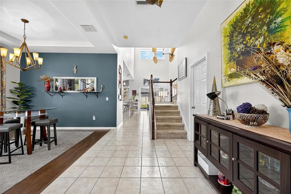 Под контрактом: $3,350 (5 спален, 3 ванн, 2855 Квадратных фут)