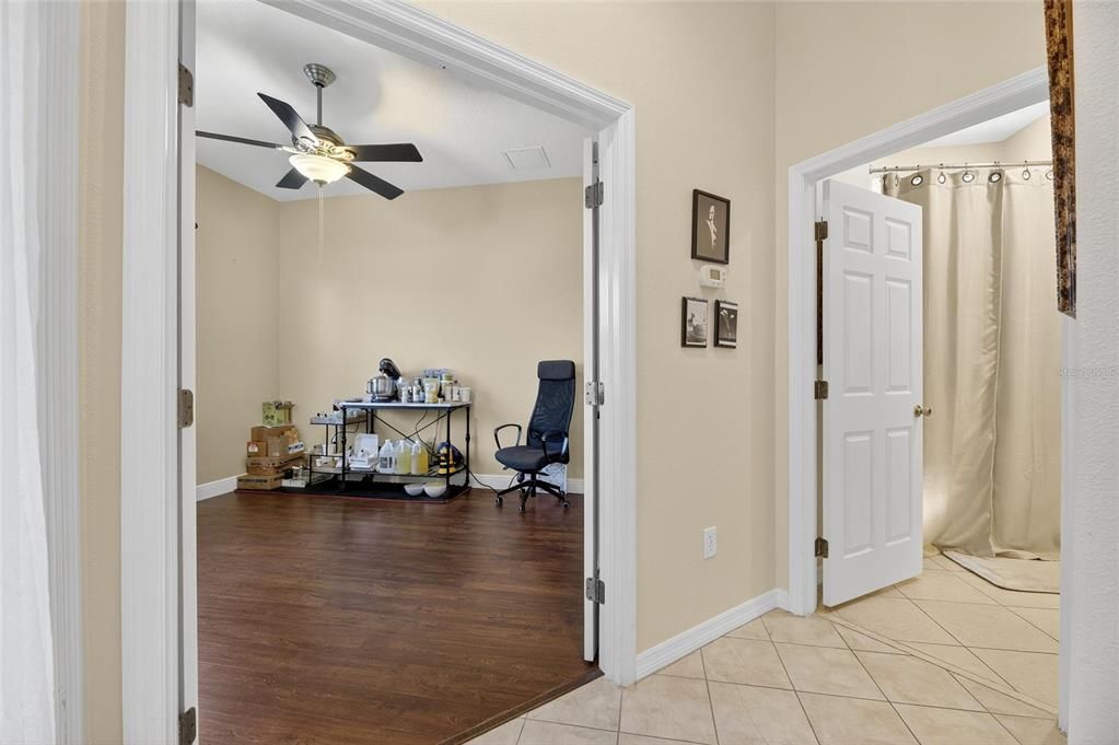 Под контрактом: $3,350 (5 спален, 3 ванн, 2855 Квадратных фут)