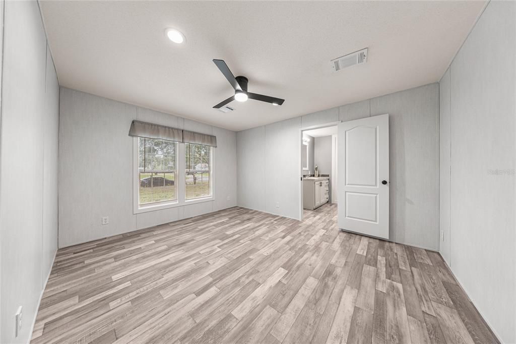 待售: $189,900 (2 贝兹, 2 浴室, 1130 平方英尺)