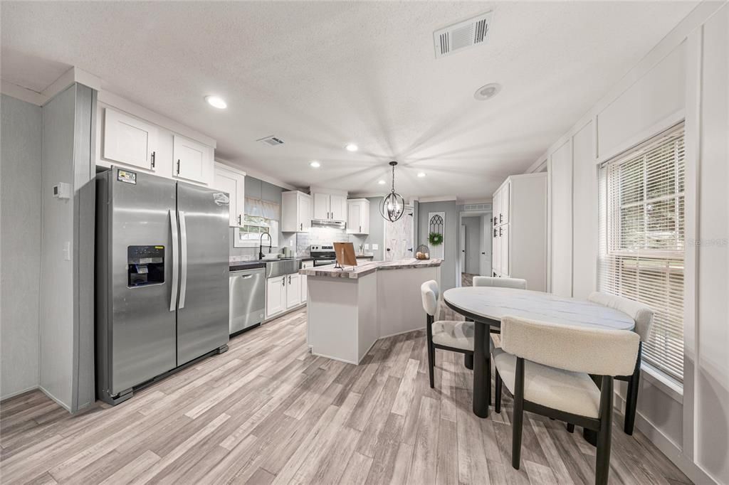 待售: $189,900 (2 贝兹, 2 浴室, 1130 平方英尺)