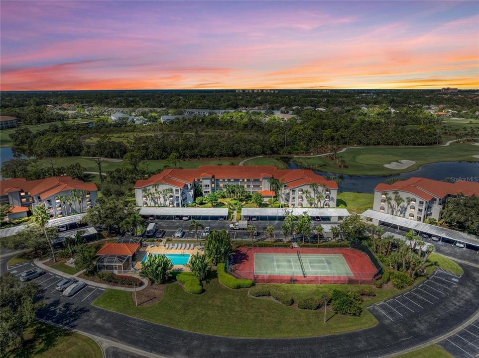 На продажу: $340,000 (2 спален, 2 ванн, 1106 Квадратных фут)