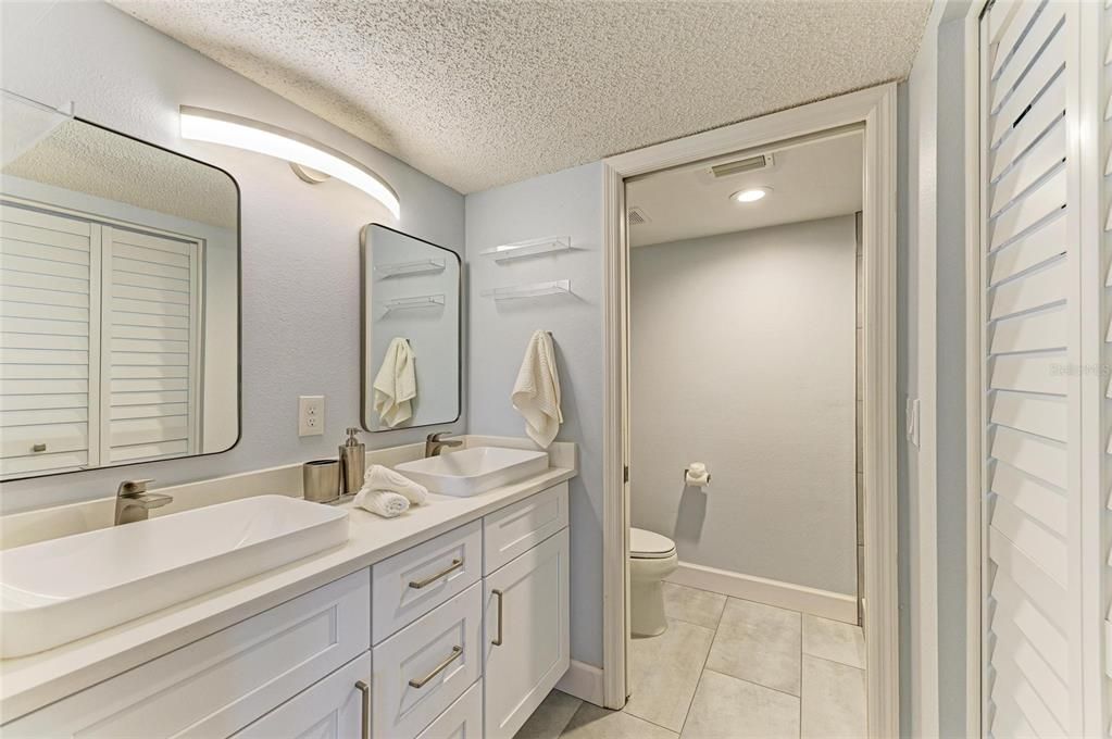 На продажу: $340,000 (2 спален, 2 ванн, 1106 Квадратных фут)