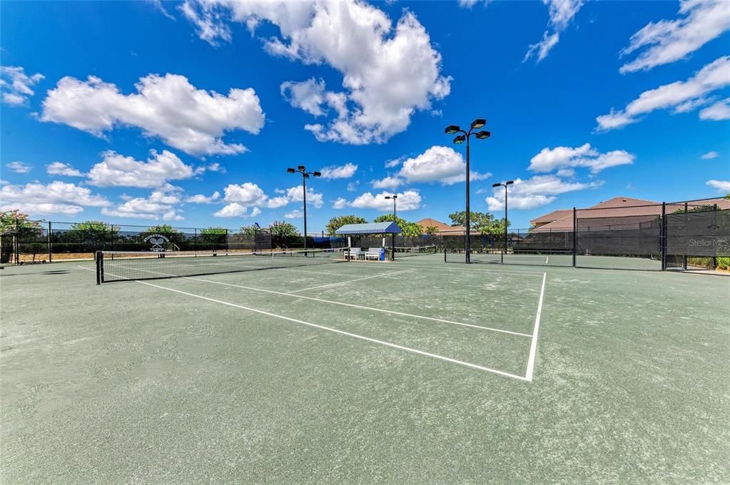 На продажу: $340,000 (2 спален, 2 ванн, 1106 Квадратных фут)