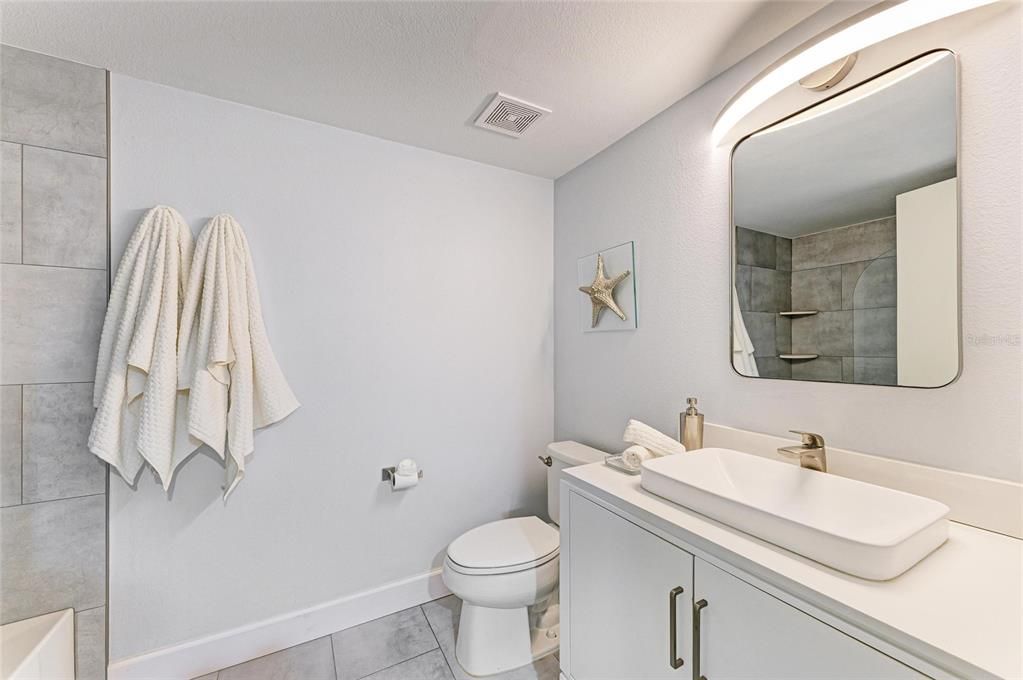 На продажу: $340,000 (2 спален, 2 ванн, 1106 Квадратных фут)