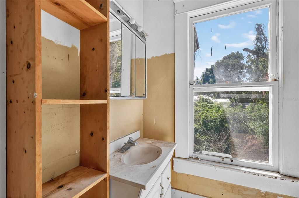 待售: $260,000 (3 贝兹, 2 浴室, 1773 平方英尺)