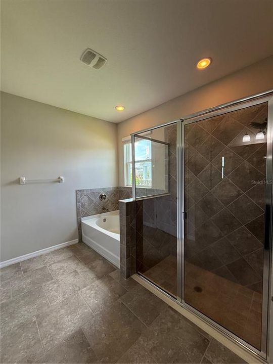 Active With Contract: $425,000 (3 beds, 2 baths, 2036 Square Feet)