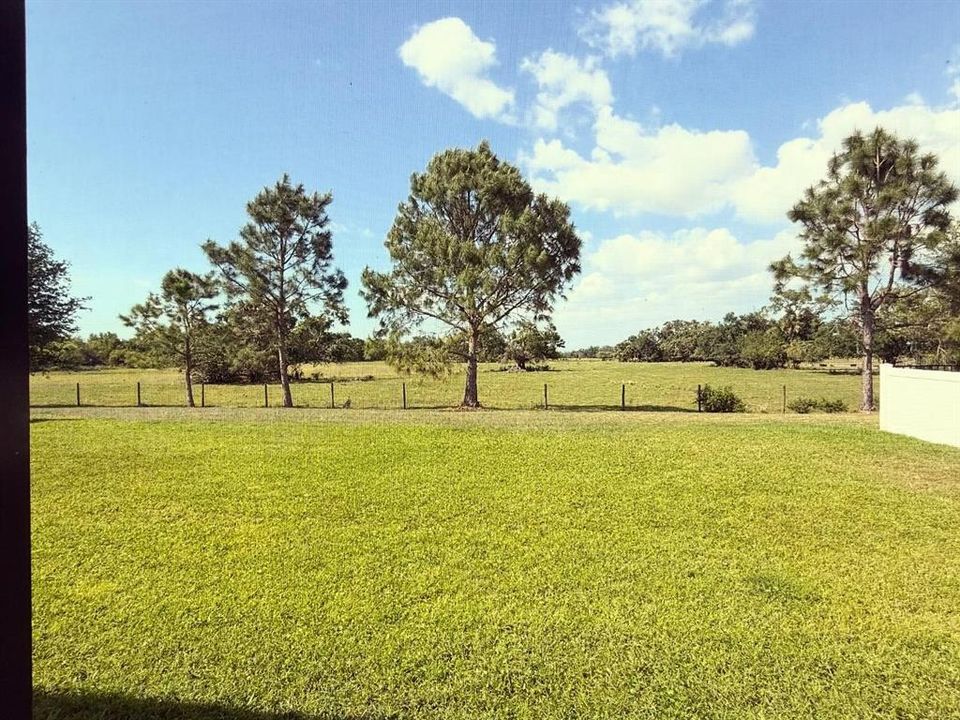 Active With Contract: $425,000 (3 beds, 2 baths, 2036 Square Feet)