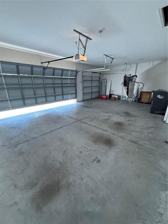 Active With Contract: $425,000 (3 beds, 2 baths, 2036 Square Feet)