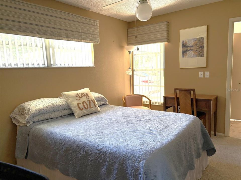 For Sale: $199,900 (2 beds, 2 baths, 1074 Square Feet)