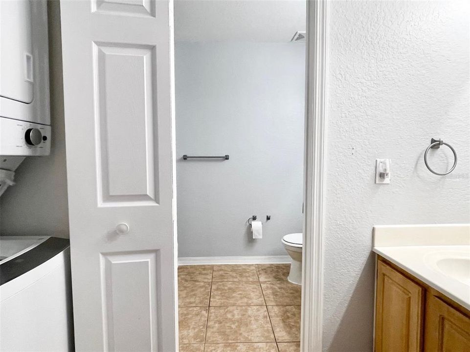 Active With Contract: $199,900 (3 beds, 2 baths, 1296 Square Feet)