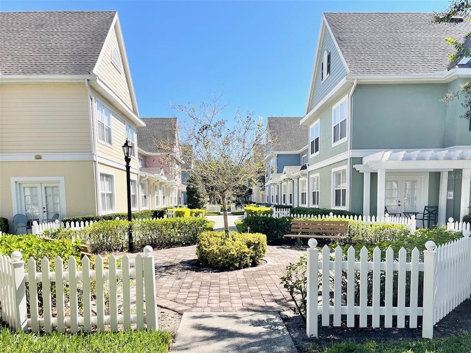 Active With Contract: $199,900 (3 beds, 2 baths, 1296 Square Feet)