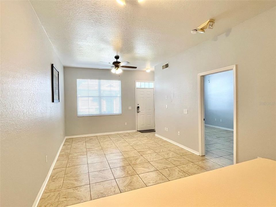 Active With Contract: $199,900 (3 beds, 2 baths, 1296 Square Feet)