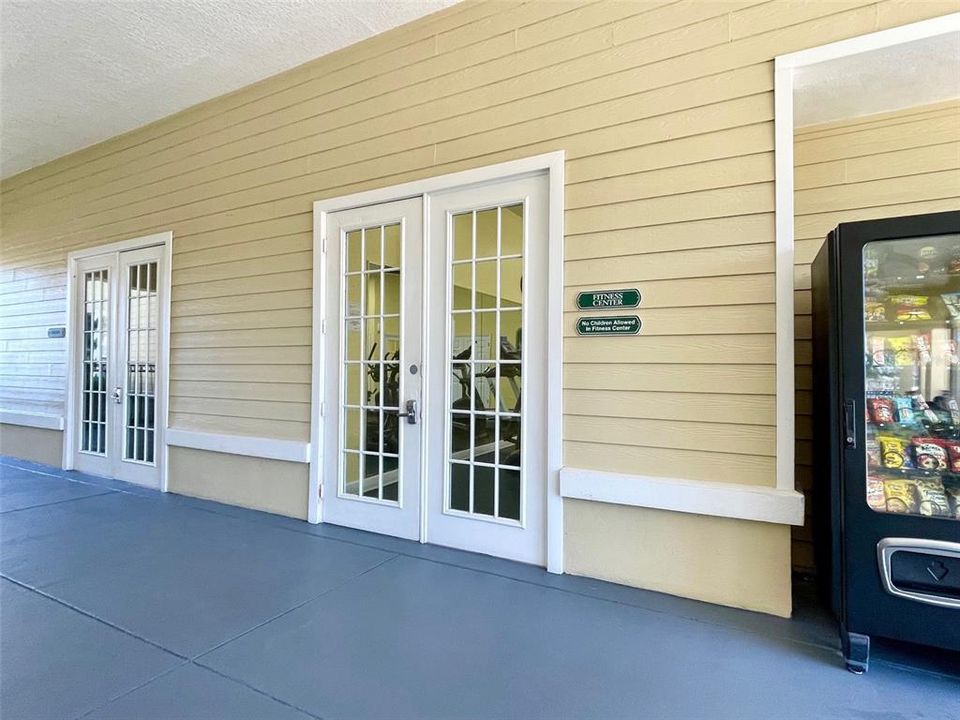 Active With Contract: $199,900 (3 beds, 2 baths, 1296 Square Feet)