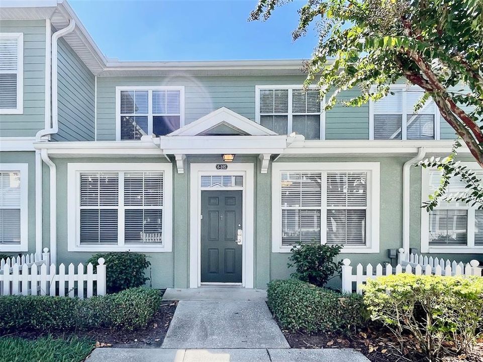 Active With Contract: $199,900 (3 beds, 2 baths, 1296 Square Feet)