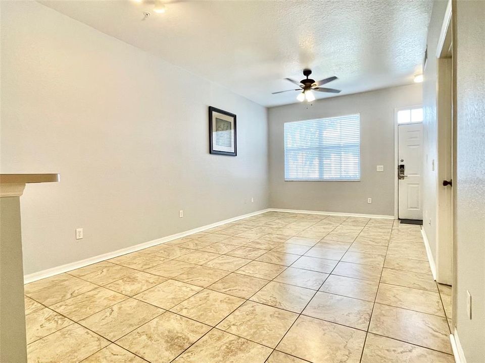 Active With Contract: $199,900 (3 beds, 2 baths, 1296 Square Feet)