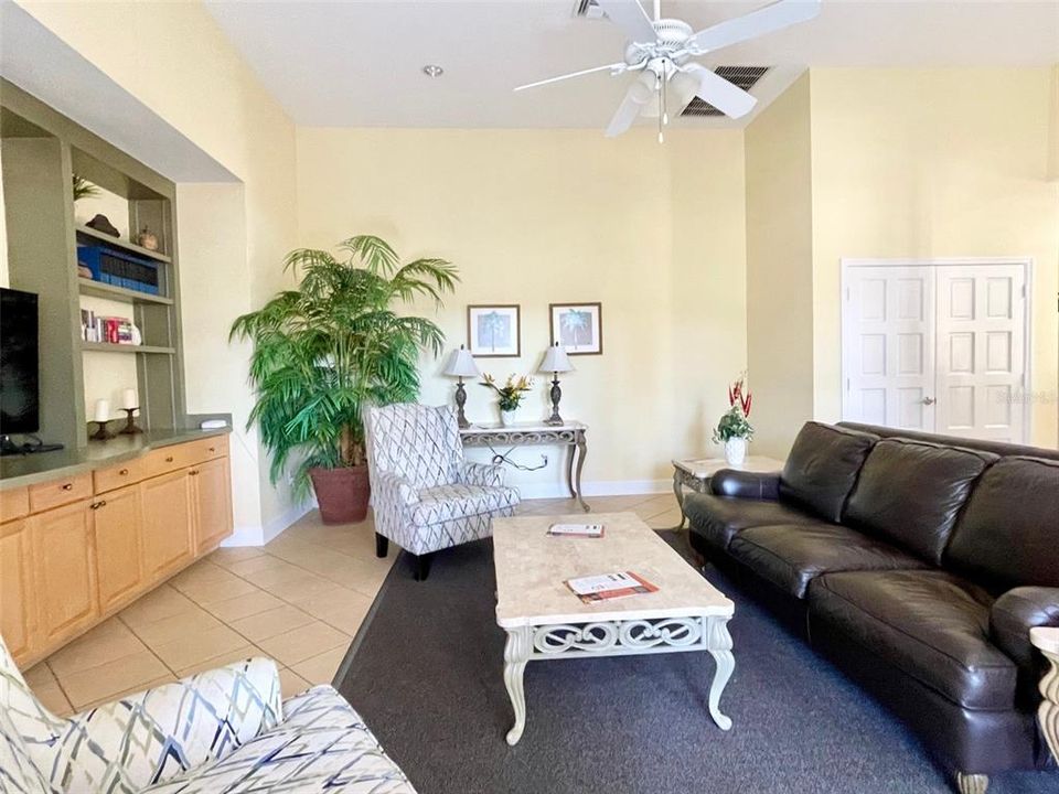 Active With Contract: $199,900 (3 beds, 2 baths, 1296 Square Feet)