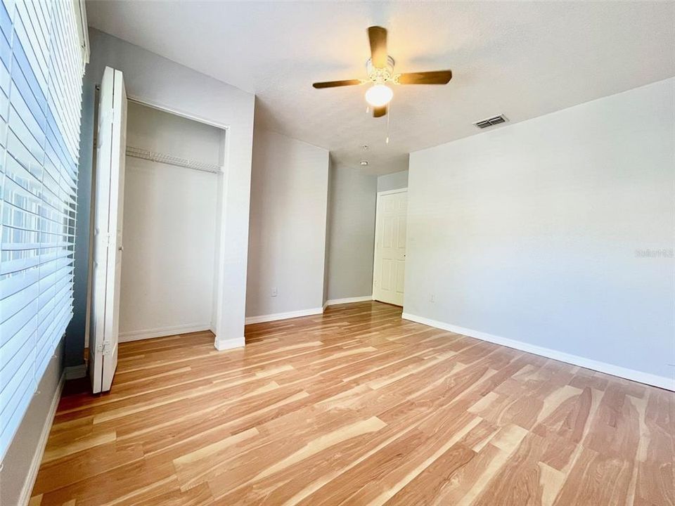 Active With Contract: $199,900 (3 beds, 2 baths, 1296 Square Feet)