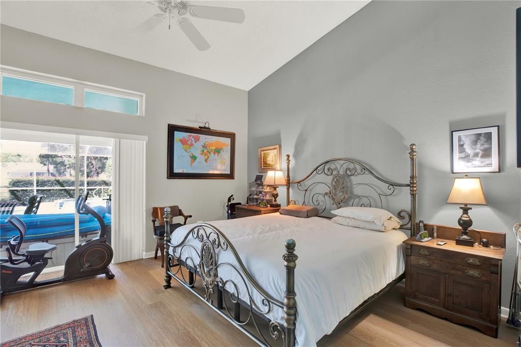 For Sale: $449,999 (3 beds, 3 baths, 2516 Square Feet)