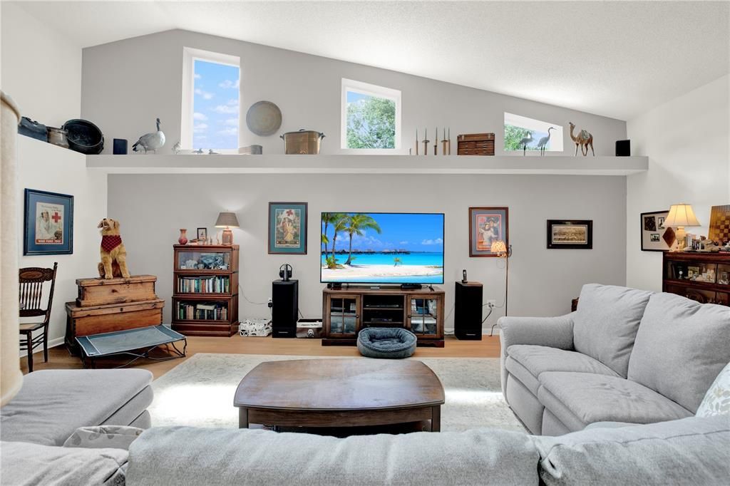 For Sale: $449,999 (3 beds, 3 baths, 2516 Square Feet)