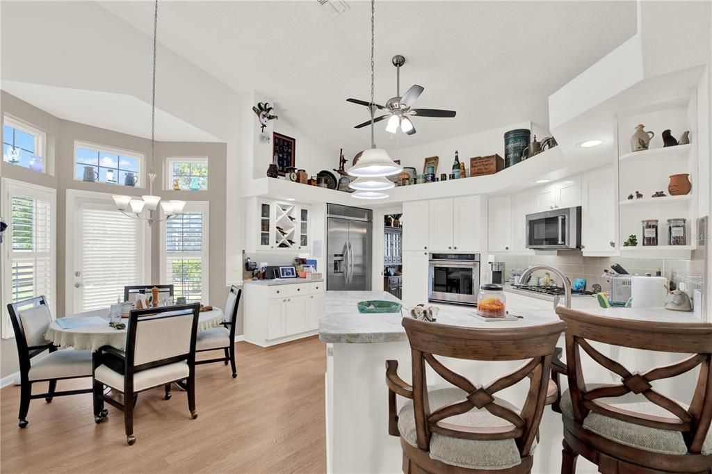 For Sale: $449,999 (3 beds, 3 baths, 2516 Square Feet)