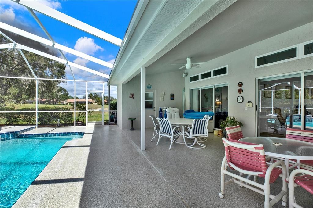 For Sale: $449,999 (3 beds, 3 baths, 2516 Square Feet)