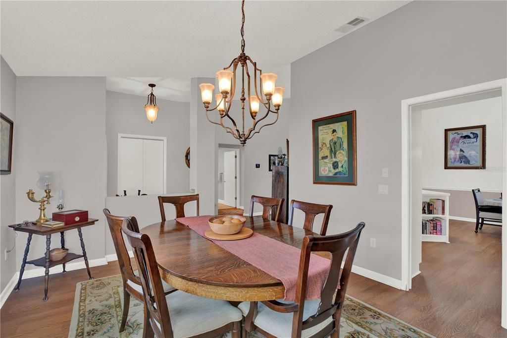 For Sale: $449,999 (3 beds, 3 baths, 2516 Square Feet)