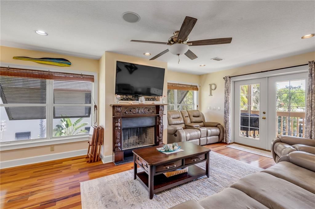 待售: $729,000 (3 贝兹, 2 浴室, 2064 平方英尺)