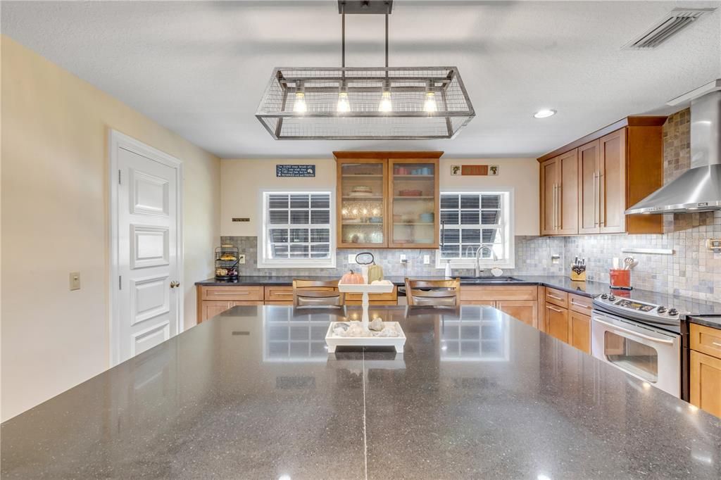 待售: $729,000 (3 贝兹, 2 浴室, 2064 平方英尺)