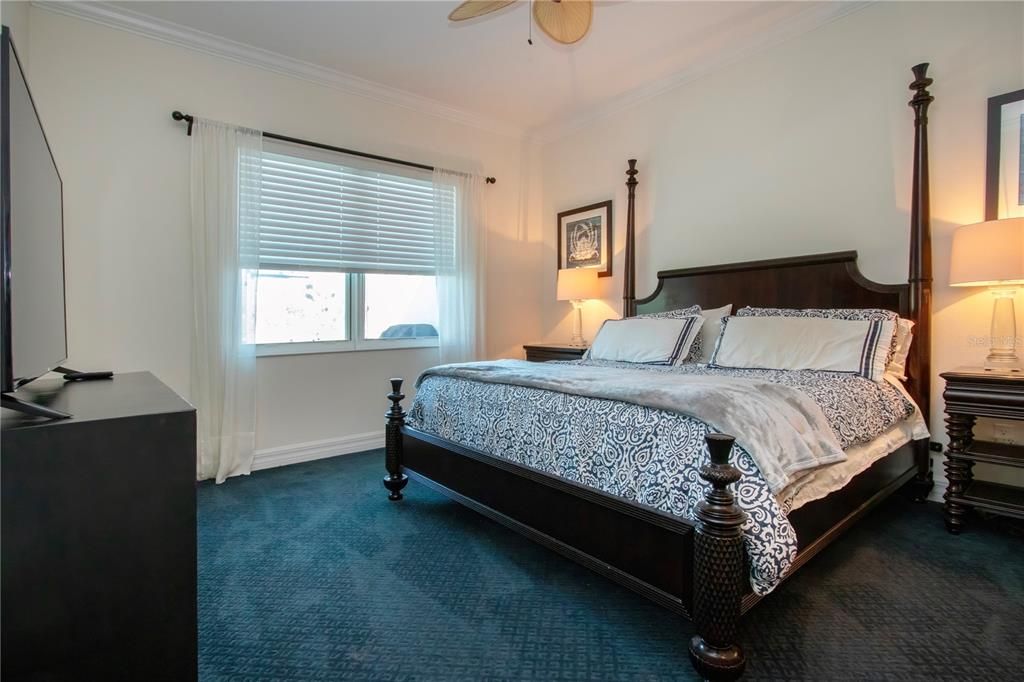 For Rent: $3,500 (2 beds, 2 baths, 1999 Square Feet)