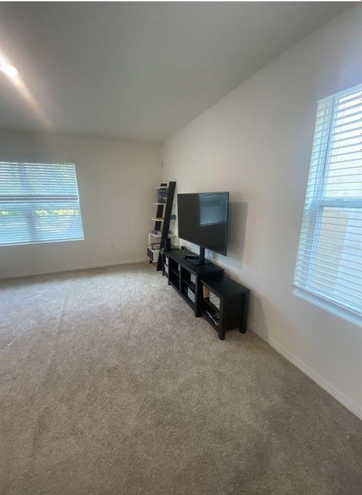 For Rent: $2,700 (4 beds, 2 baths, 2328 Square Feet)