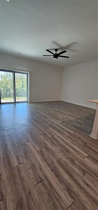 For Rent: $1,600 (3 beds, 2 baths, 1250 Square Feet)