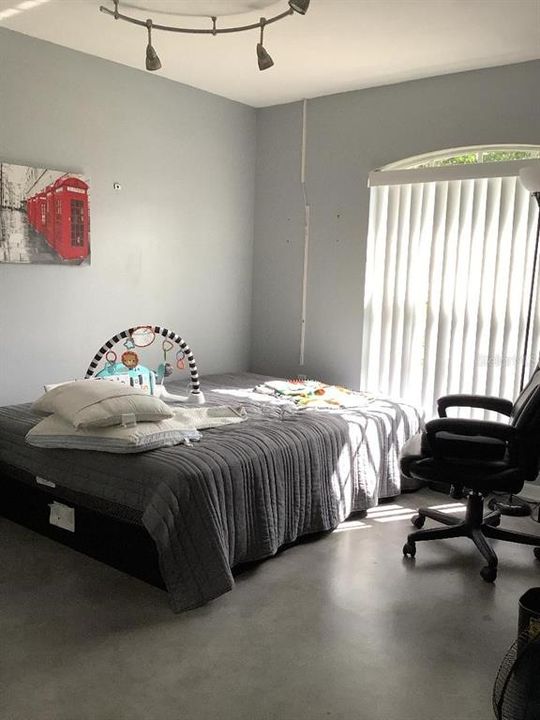 For Rent: $2,275 (3 beds, 2 baths, 1773 Square Feet)