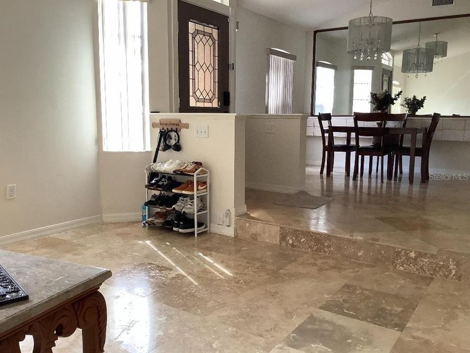 For Rent: $2,275 (3 beds, 2 baths, 1773 Square Feet)