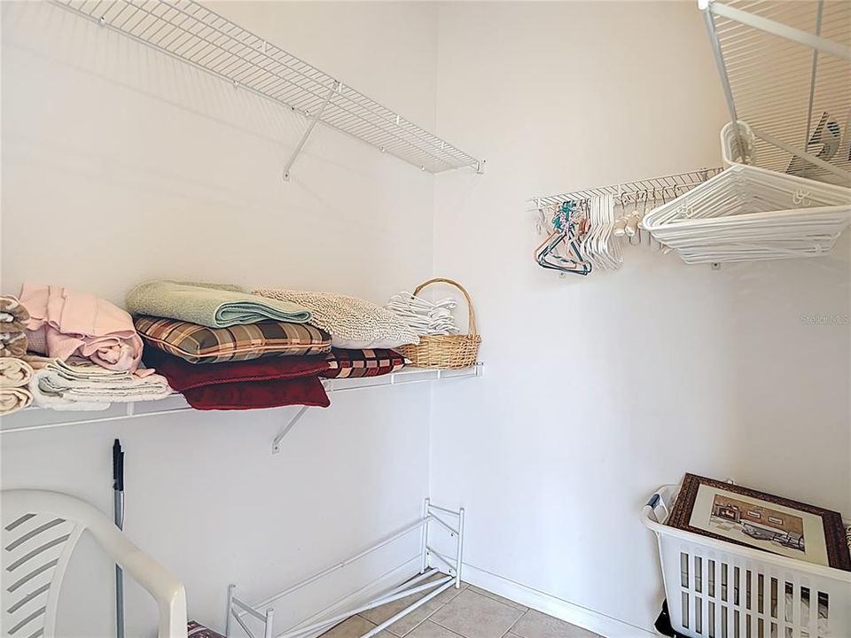 For Sale: $349,900 (3 beds, 2 baths, 1587 Square Feet)