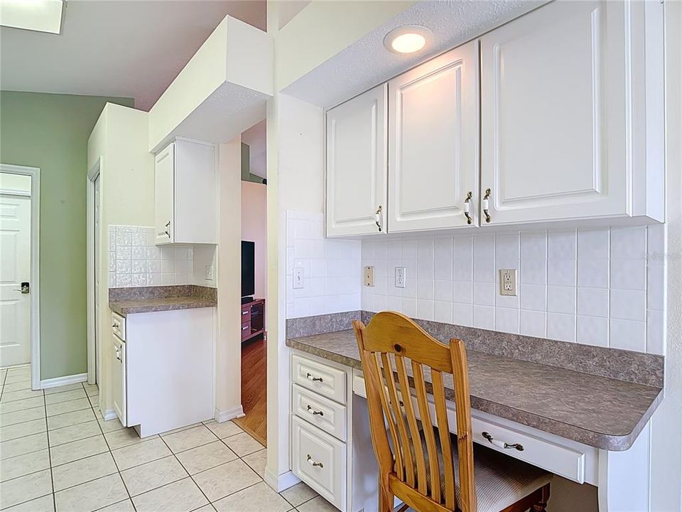 For Sale: $349,900 (3 beds, 2 baths, 1587 Square Feet)