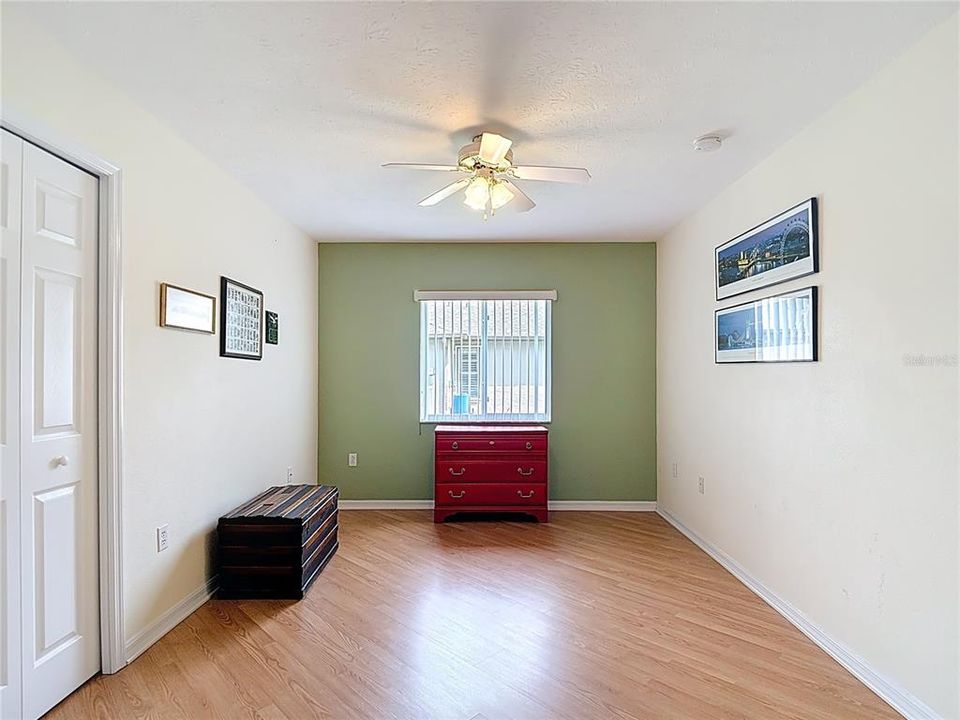 For Sale: $349,900 (3 beds, 2 baths, 1587 Square Feet)