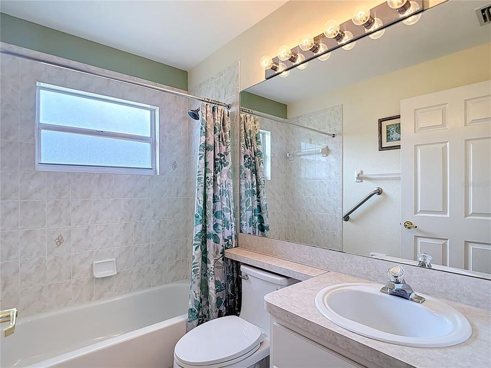 For Sale: $349,900 (3 beds, 2 baths, 1587 Square Feet)