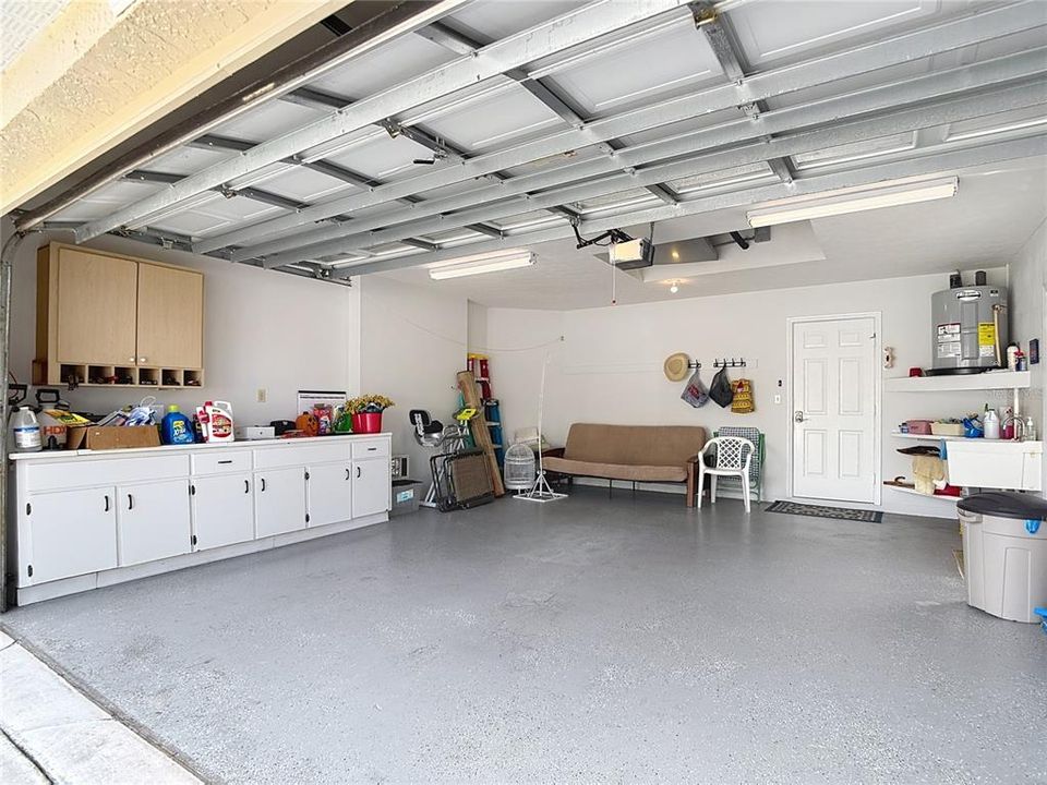 For Sale: $349,900 (3 beds, 2 baths, 1587 Square Feet)