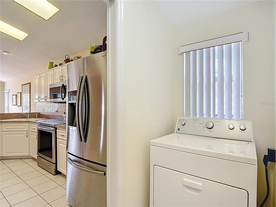 For Sale: $349,900 (3 beds, 2 baths, 1587 Square Feet)