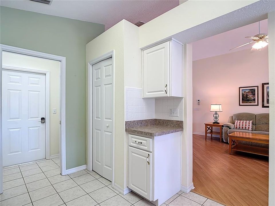 For Sale: $349,900 (3 beds, 2 baths, 1587 Square Feet)