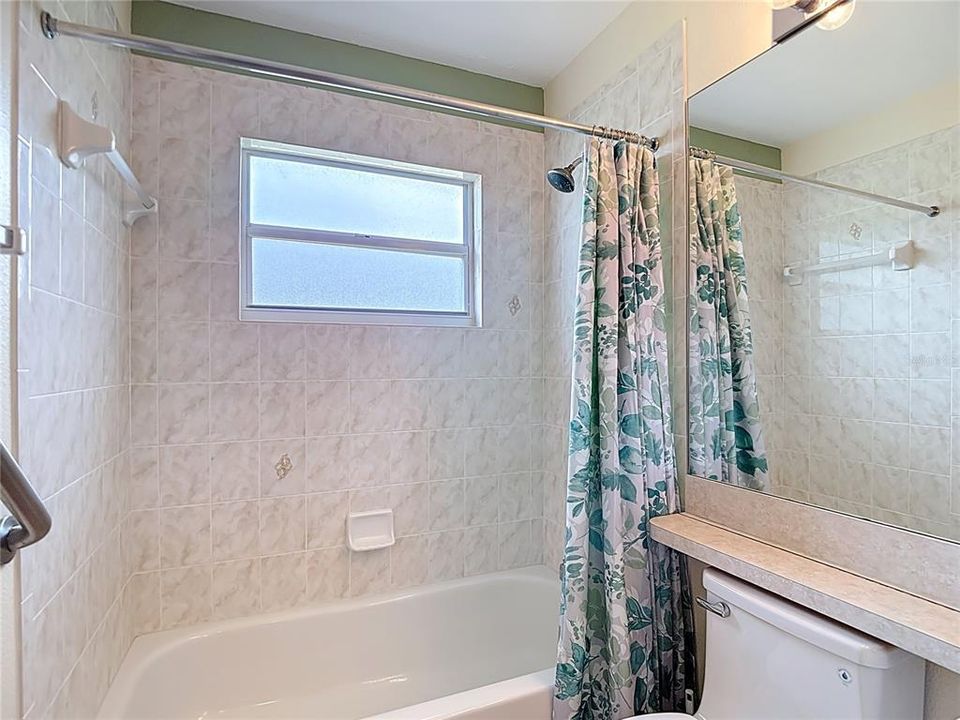 For Sale: $349,900 (3 beds, 2 baths, 1587 Square Feet)