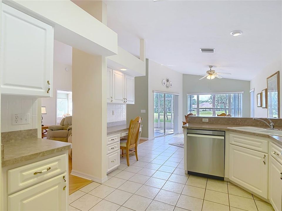 For Sale: $349,900 (3 beds, 2 baths, 1587 Square Feet)