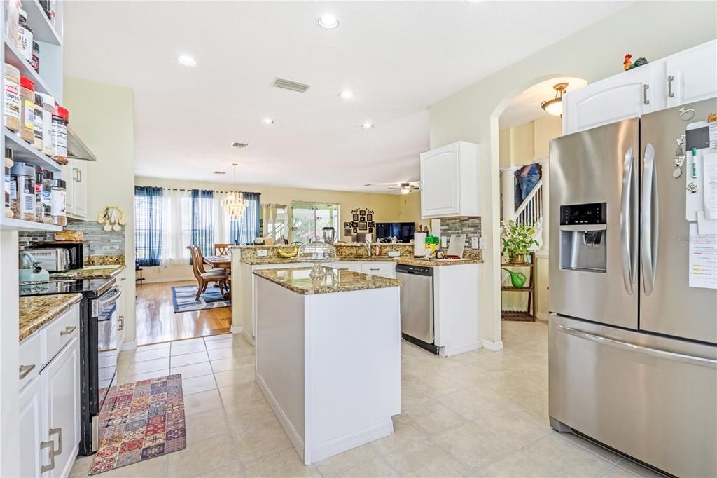 For Sale: $629,900 (4 beds, 3 baths, 2551 Square Feet)