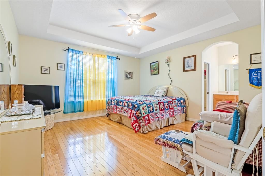 For Sale: $629,900 (4 beds, 3 baths, 2551 Square Feet)