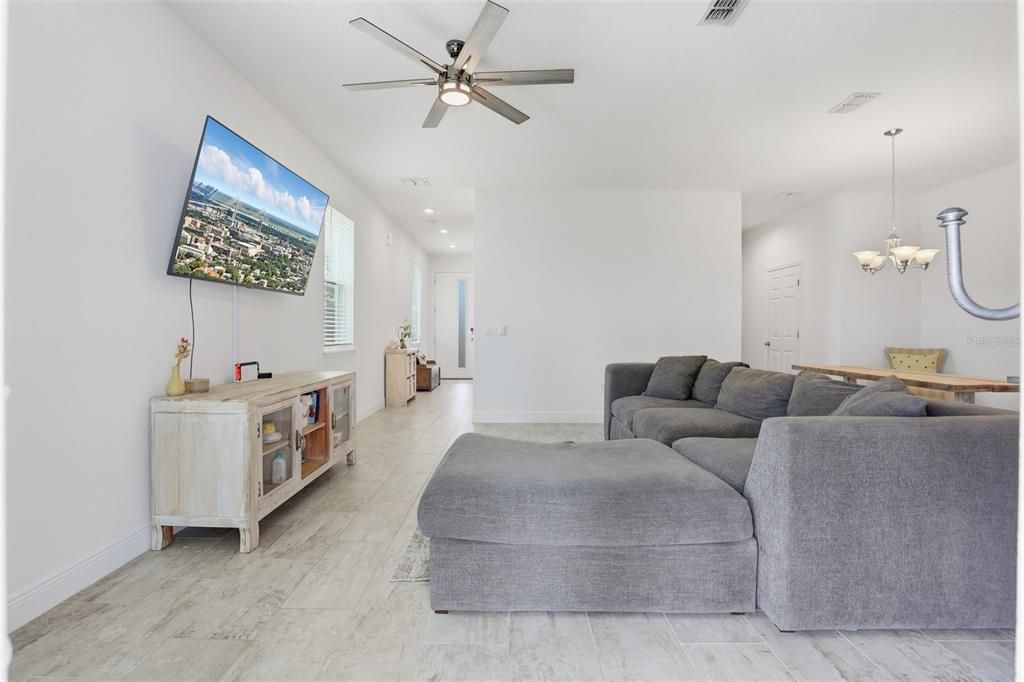 For Sale: $460,000 (3 beds, 2 baths, 2312 Square Feet)