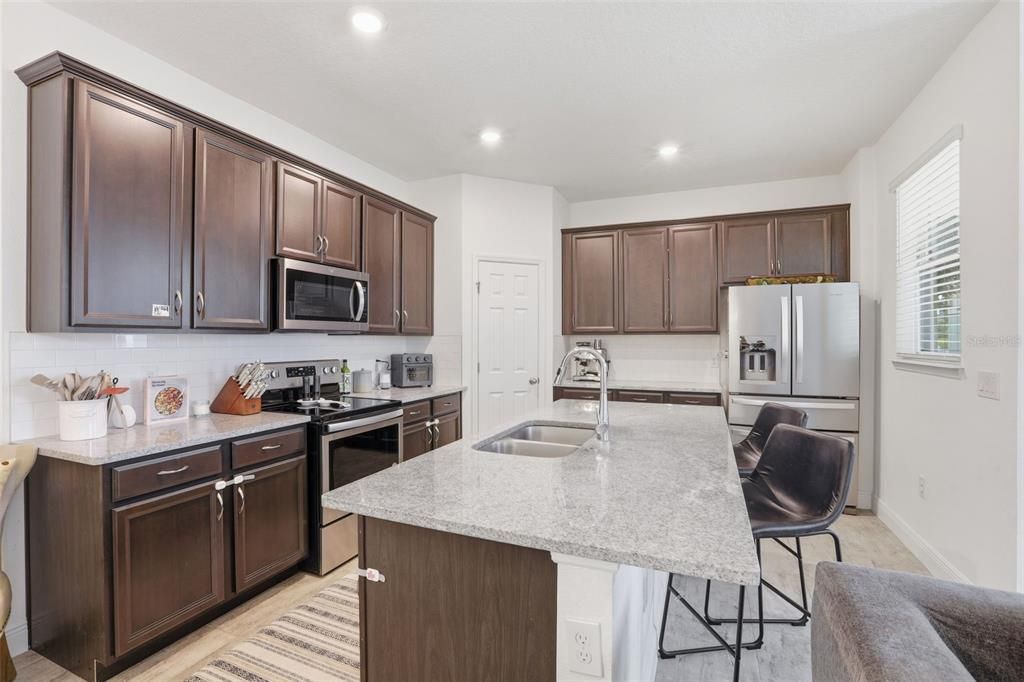 For Sale: $460,000 (3 beds, 2 baths, 2312 Square Feet)