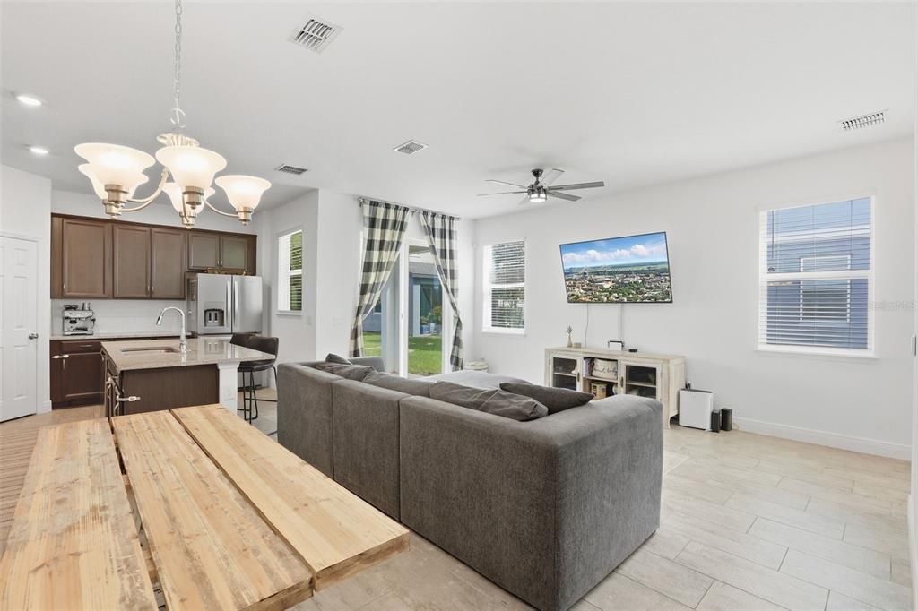 For Sale: $460,000 (3 beds, 2 baths, 2312 Square Feet)