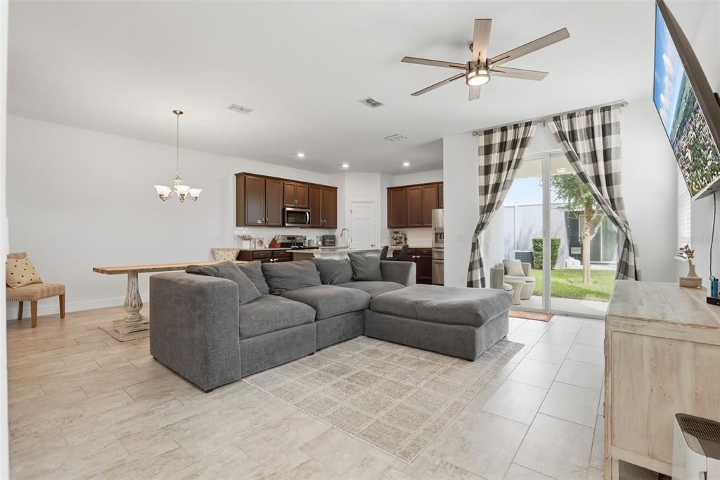 For Sale: $460,000 (3 beds, 2 baths, 2312 Square Feet)