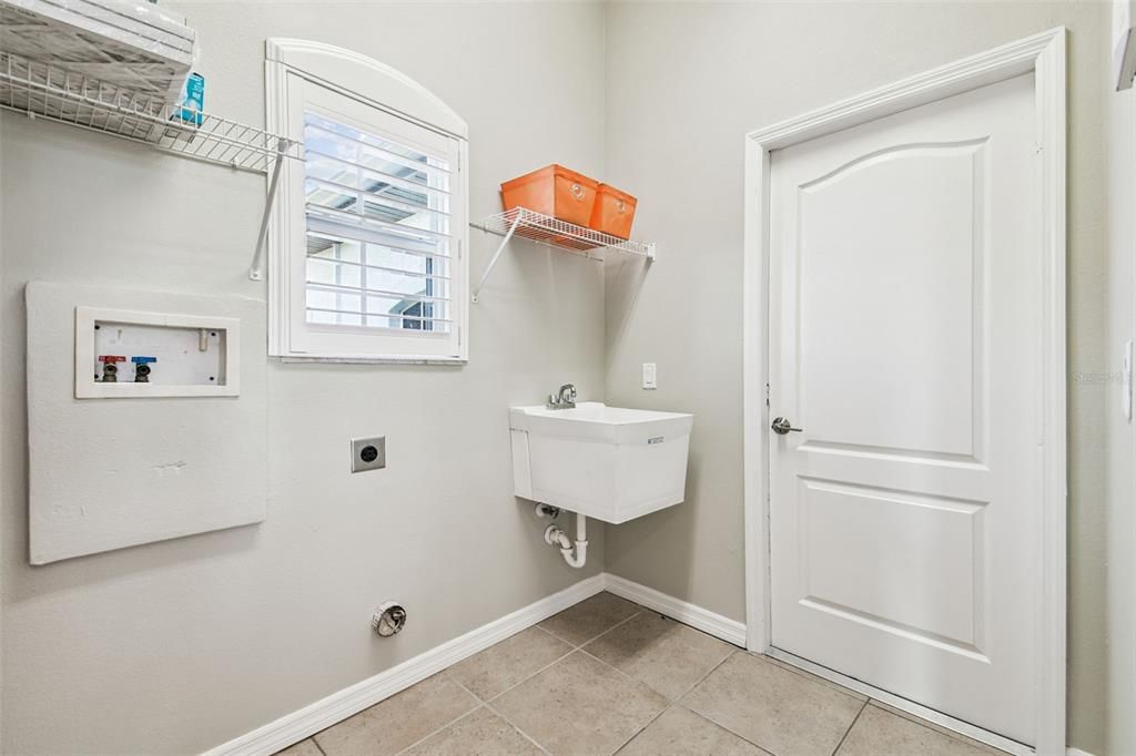 For Sale: $1,289,900 (4 beds, 3 baths, 2625 Square Feet)